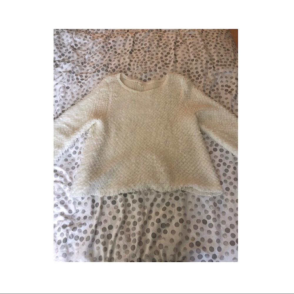 CASLON - fuzzy sweater